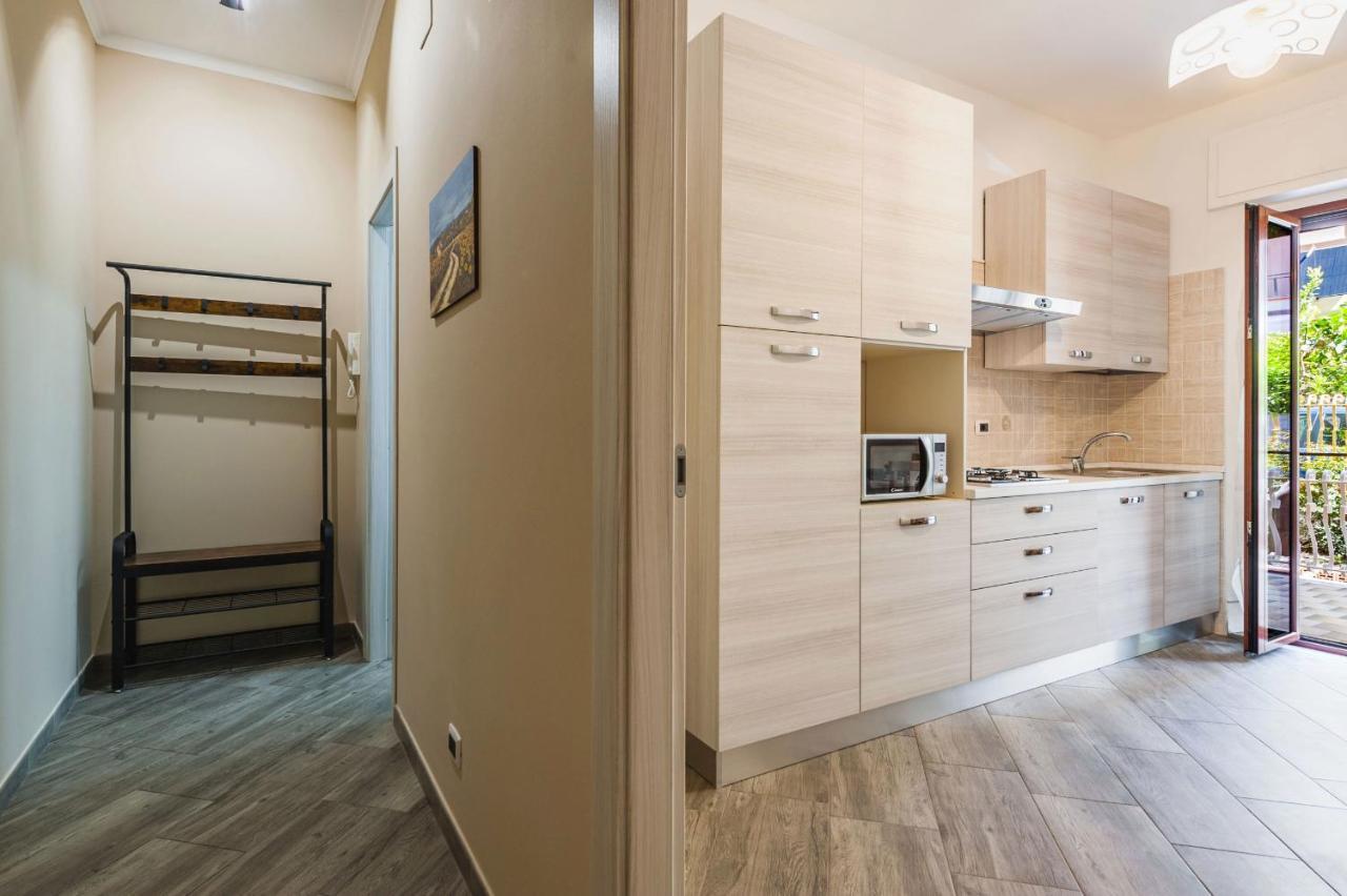 Lemon Tree Apartments By Wonderful Italy Giardini-Naxos Exterior foto